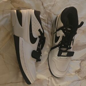 Nike Men's White and Black Athletic Shoes